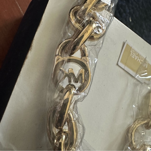 Michael Kors Gold-Tone Plated Chain-Link PadLock Bracelet new with tags - Picture 4 of 6
